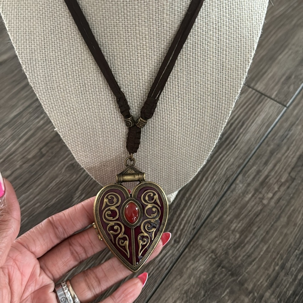 Vintage Rope Locket - Picture 3 of 8